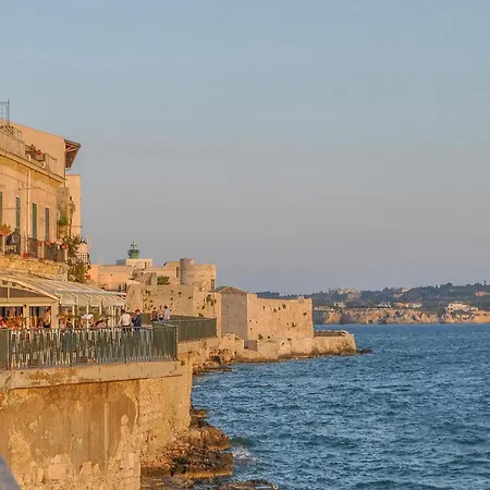Lovely In Siracusa With Wifi Apartmán