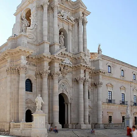 Lovely In Siracusa With Wifi Apartmán *